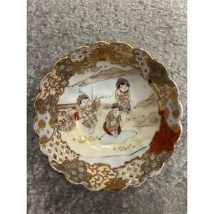 Antique Japanese Satsuma Moriage Porcelain Bowl Hand Painted Scalloped Gold Gilt
